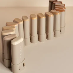 Anastasia Beverly Hills Beauty Balm Serum Boosted Skin Tint meikkivoide 18 g