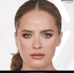 Anastasia Beverly Hills Brow Definer kulmakynä 0,2 g