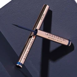 Anastasia Beverly Hills Liquid Eyeliner silmänrajauskynä 2,4 ml