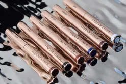 Anastasia Beverly Hills Liquid Eyeliner silmänrajauskynä 2,4 ml