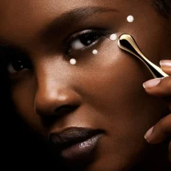 Clarins Precious La Crème Yeux Age-Defying Eye Cream silmänympärysvoide 15 ml