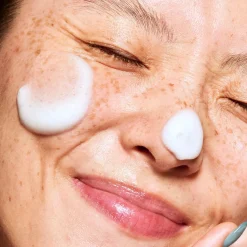 e.l.f. Holy Hydration! Clean Freak Daily Cleanser -puhdistustuote 162 ml