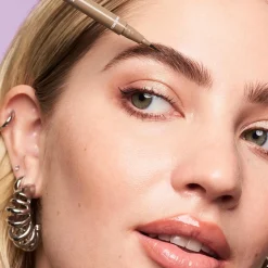 e.l.f. Holy Strokes Micro-Fine Brow Pen kulmakynä 0,05 g