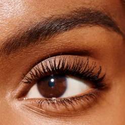 e.l.f. Instant Lift Brow Pencil kulmakynä 0,2 g