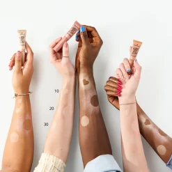 essence BABY GOT GLOW nestemäinen korostusväri 10 ml