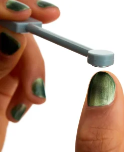 essence MAGIC MAGNETIC mini nail polish 10 5 ml