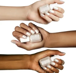 essie 4 Pearly White -kynsilakka 13,5ml