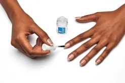 essie All-in-One -kynsihoitotuote 13,5ml