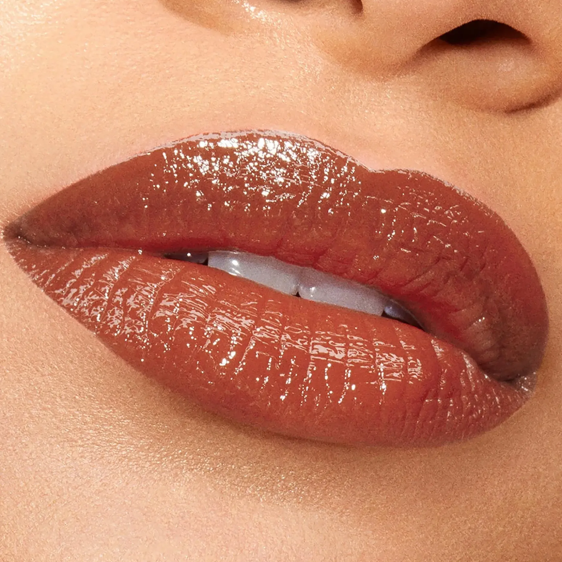 Estée Lauder Pure Color Explicit Shine Lipstick huulipuna 0,7 g