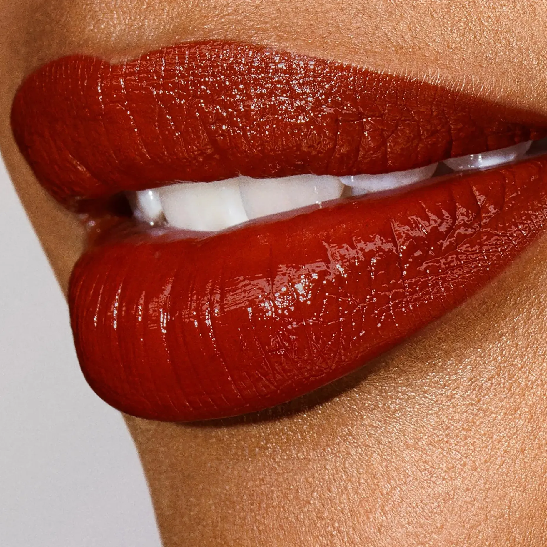 Estée Lauder Pure Color Explicit Shine Lipstick huulipuna 0,7 g