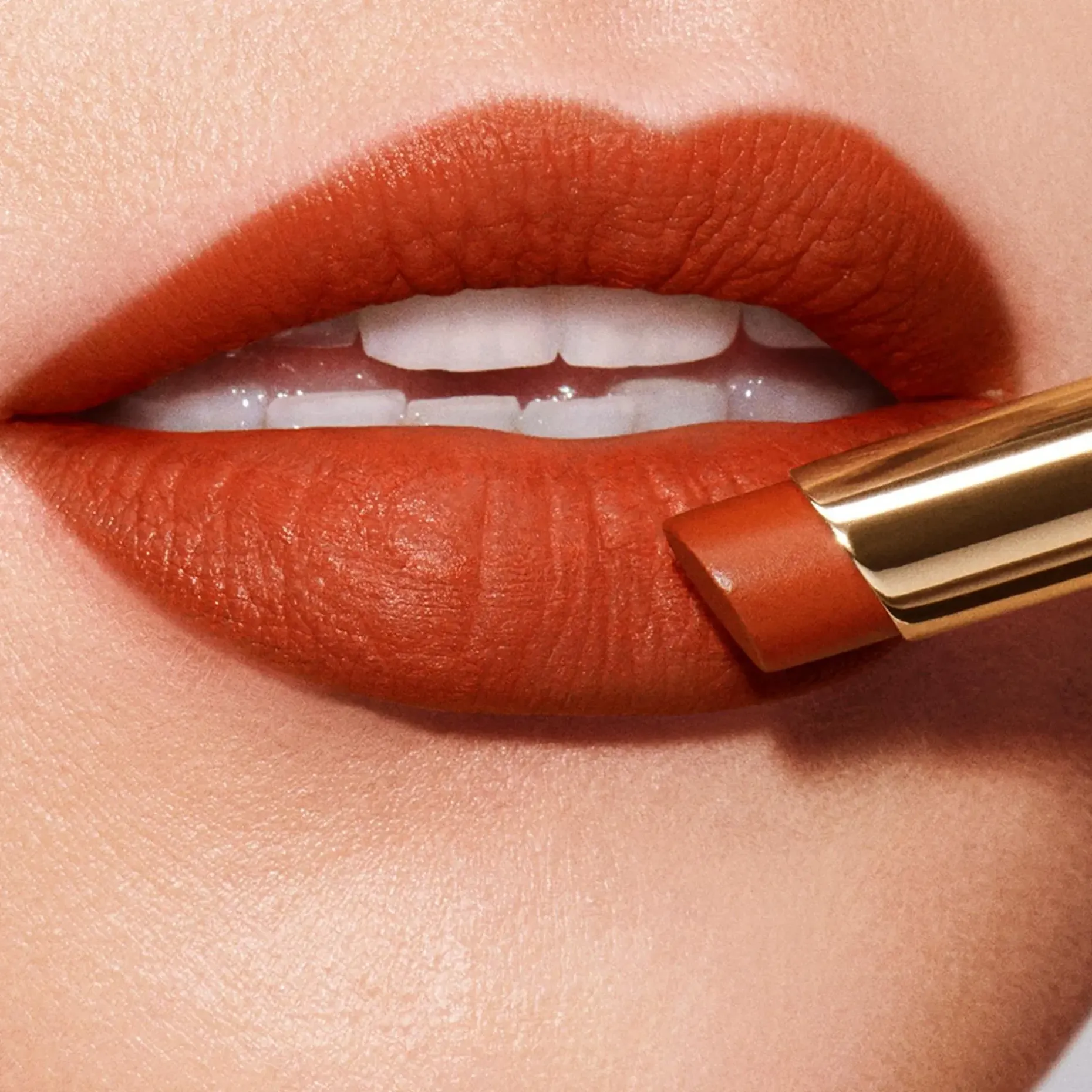 Estée Lauder Pure Color Explicit Vellum Matte Lipstick huulipuna 0,7 g