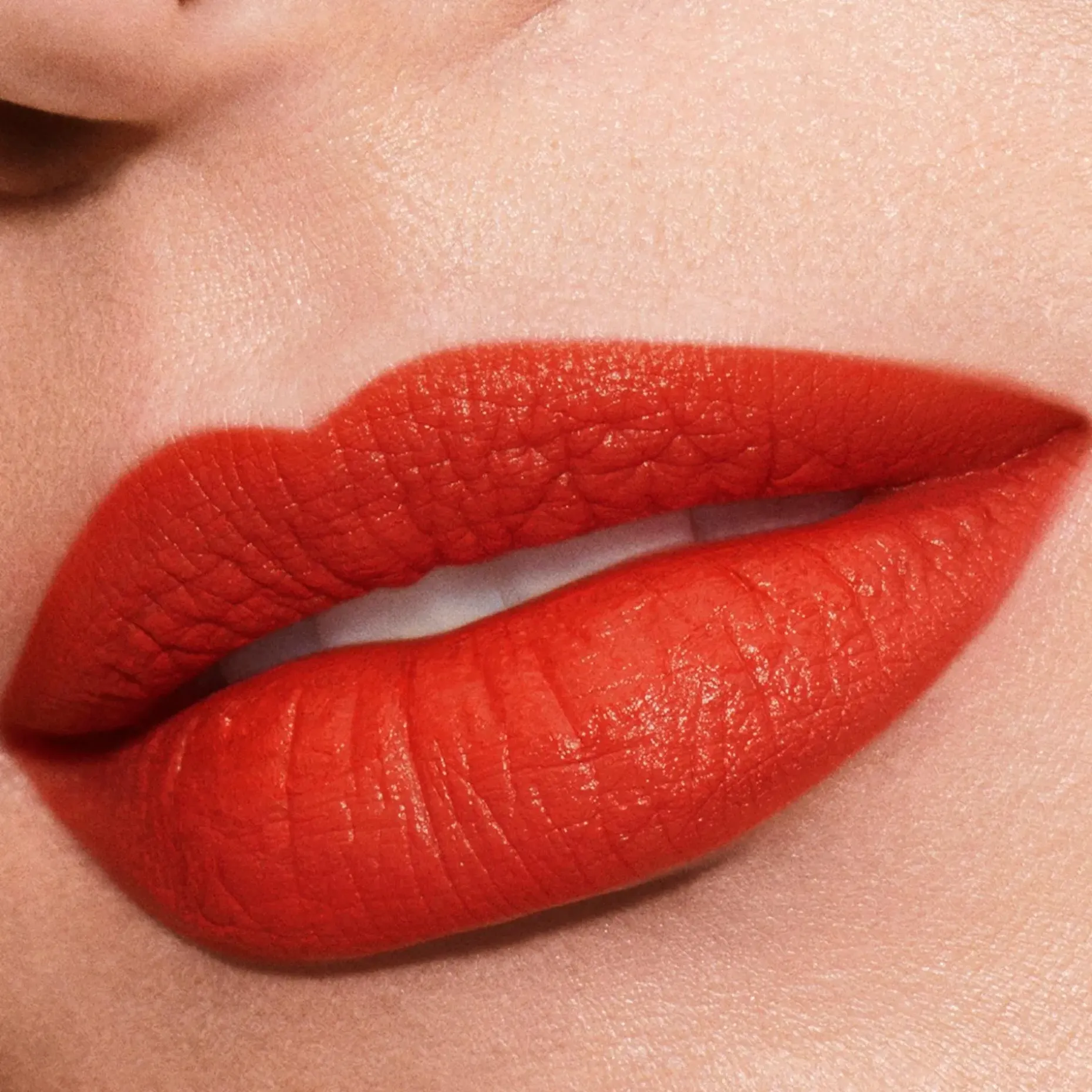 Estée Lauder Pure Color Explicit Vellum Matte Lipstick huulipuna 0,7 g