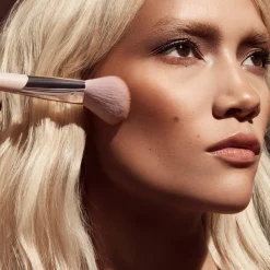 Fenty Beauty Brush & Tools Sculpting Bronzer Brush sivellin