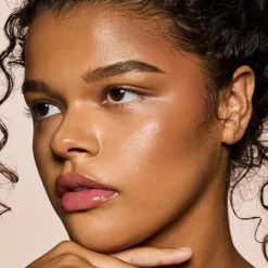 Fenty Beauty Cheeks Out Freestyle Cream Bronzer voidemainen aurinkopuuteri 6,23 g