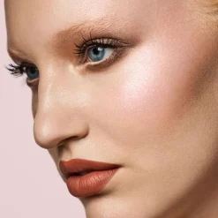 Fenty Beauty Diamond Bomb All Over Diamond Veil hohdepuuteri 8 g