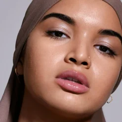 Fenty Skin Hydra Vizor Tint sävyttävä päivävoide 50 ml