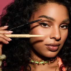 Fine Linez Lash Line-Enhancing Eyeliner silmänrajauskynä 0.1 gr