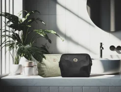 Gillian Jones toilettilaukku, musta