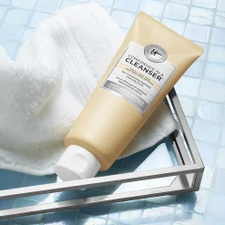IT Cosmetics Confidence in a Cleanser puhdistusaine 148 ml