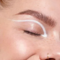 LH cosmetics Crayon -monikäyttöinen rajauskynä 1,1 g