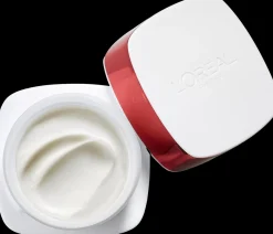 L'Oréal Paris Revitalift ryppyjä silottava ja ihoa kiinteyttävä päivävoide 50ml