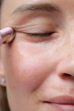 Lumene LUMO Kimmoisuutta lisäävä silmänympärysseerumi 10ml