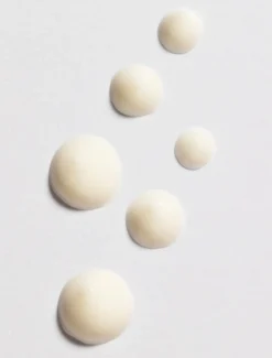 Lumene VALO Heleyttävä silmänympärysvoide 15 ml