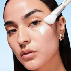 MAC Brush 001 ihonhoitosivellin