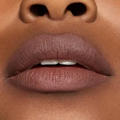 MAC Cosmetics Powder Kiss Hazy Matte Lipstick -huulipuna 3,5 g