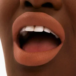 MAC Locked Kiss 24Hr Lipstick huulipuna 1,8 g