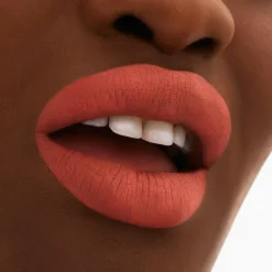 MAC Locked Kiss 24Hr Lipstick huulipuna 1,8 g