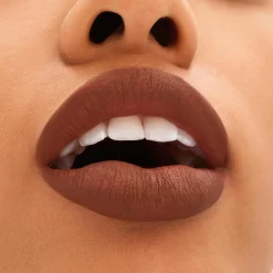 MAC Locked Kiss 24Hr Lipstick huulipuna 1,8 g