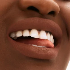 MAC Locked Kiss 24Hr Lipstick huulipuna 1,8 g