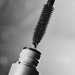 Madara Deep Matter tuuheuttava ripsiväri 6ml