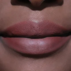 MOIRA Lip Appeal Waterproof Liner huultenrajauskynä 0,6 g