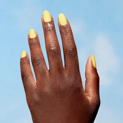 OPI Nature Strong Lacquer kynsilakka 15 ml