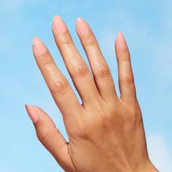 OPI Nature Strong Lacquer kynsilakka 15 ml