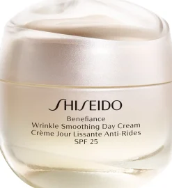 Shiseido Benefiance Wrinkle Smoothing Cream SPF20 päivävoide 50 ml